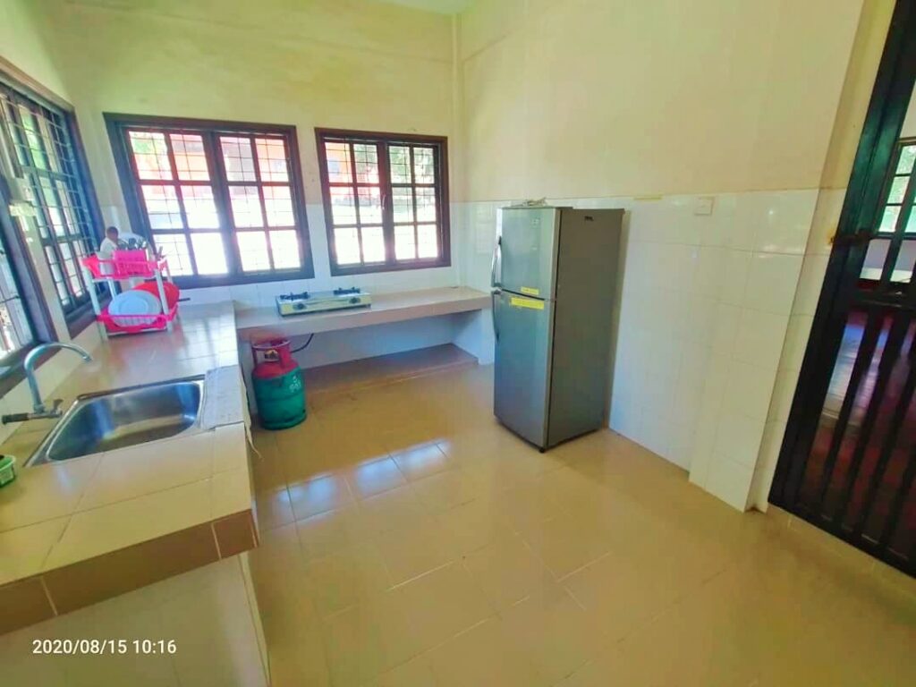 HOSTEL-KITCHEN