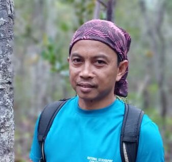 Maliau Basin professional rainforest guide portrait